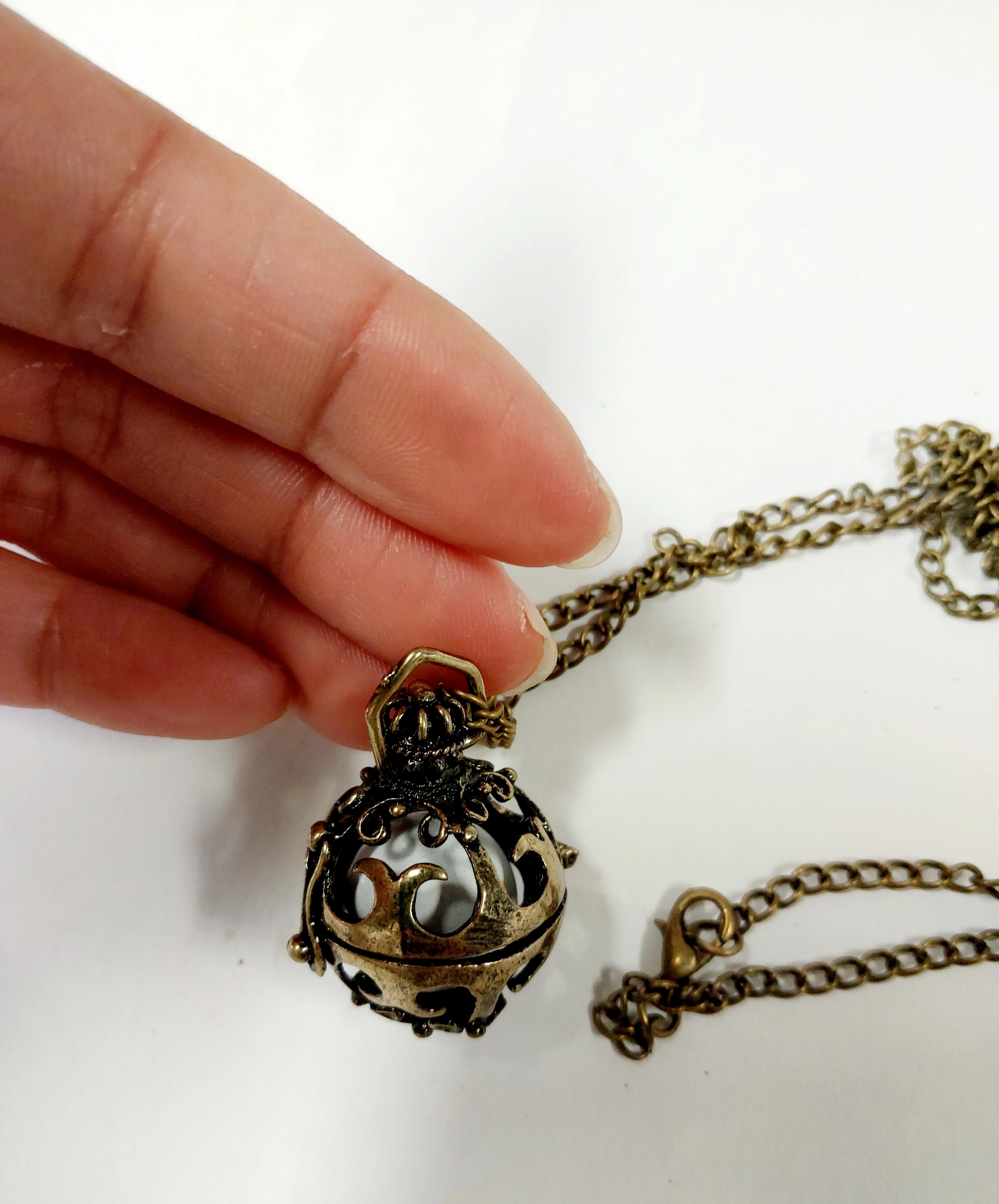 Collier de grossesse, « bola mexicain » ou appel aux anges