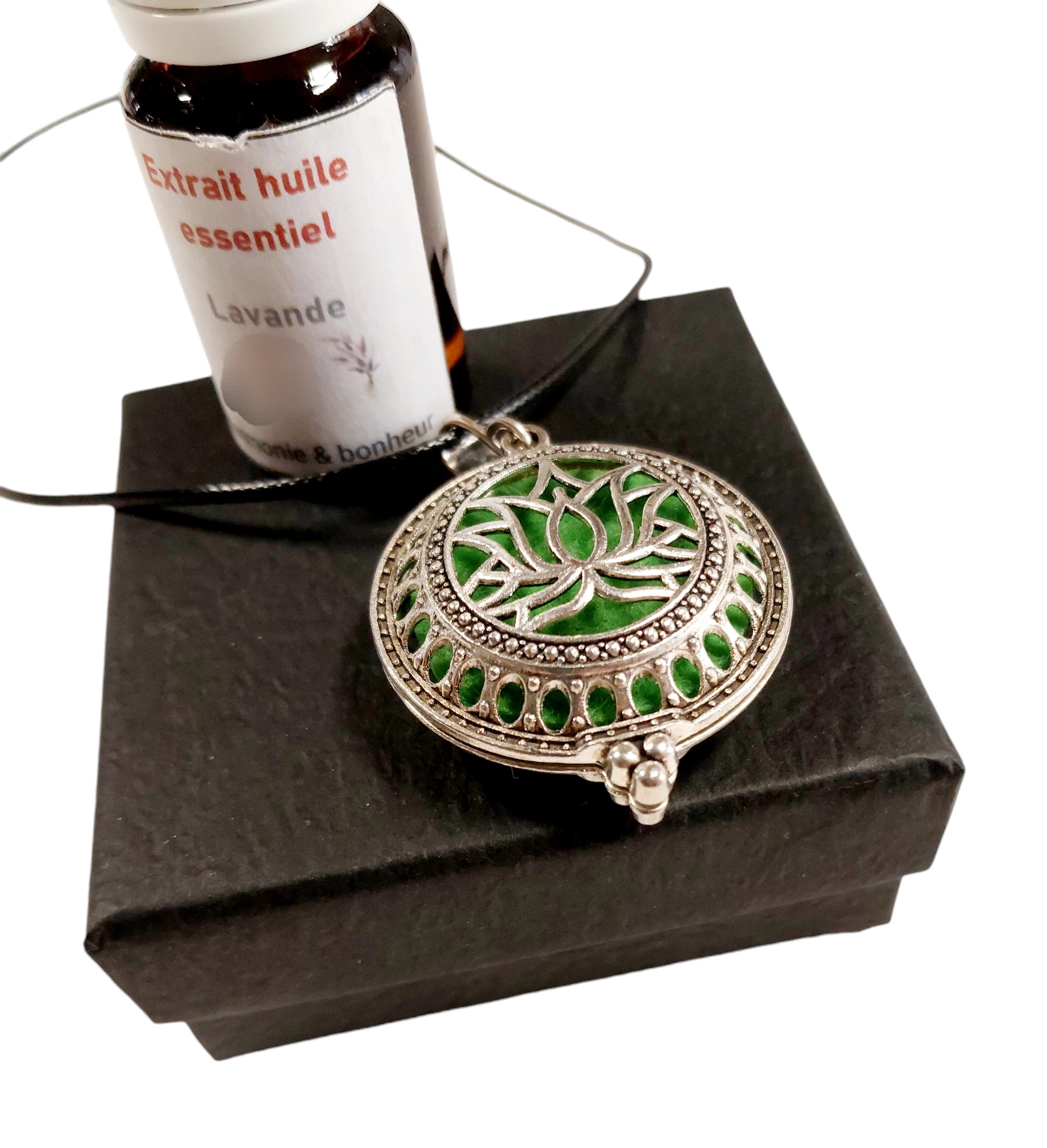 Collier fleur lotus
